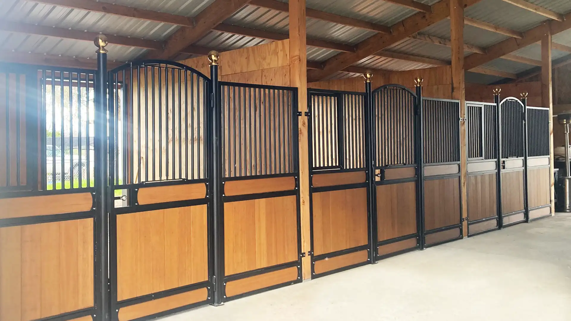 Universal Elite Horse Stall Kit